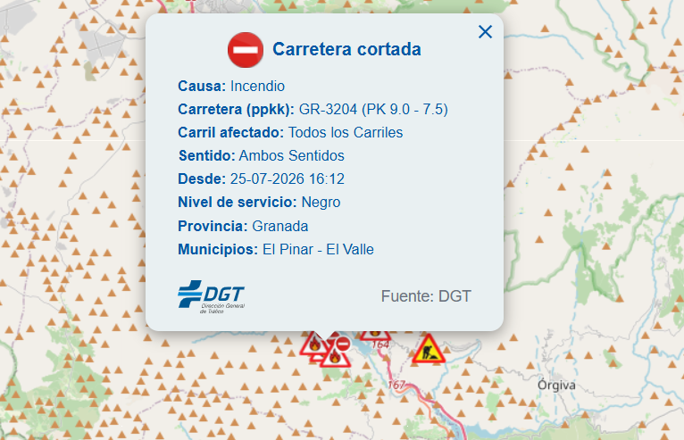E112Andalucia's tweet photo. #InfoDeServicio 📣⚫️Cortada al tráfico la GR-3204 entre los kilómetros 7,500 y 9, en ambos sentidos en El Pinar-El Valle en #Granada por el #IFElValle
🚨Operativos actuando en el lugar, sigue sus indicaciones.
🚫Evita la zona del incendio. No te acerques ni vayas a mirar: deja trabajar a los operativos.