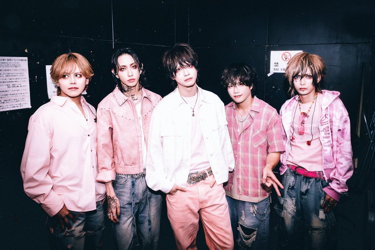 zerohz_official's tweet photo. ━━━━━━━━━━━━
2026.7.25 HOLIDAY SHINJUKU
ZEROHZ presents
limited LIVE-2026-「東京」
1部:男限定-男electric night-
2部:女限定-女Queen's Territory-
━━━━━━━━━━━━
Thank you Team ZEROHZ!!🔥

NEXT LIVE▷▷TOMORROW
07/28 (Tue)
HOLIDAY SHINJUKU
https://t.co/8UGcj7GDai

Photo by @kwmi_z
#ゼロヘルツ