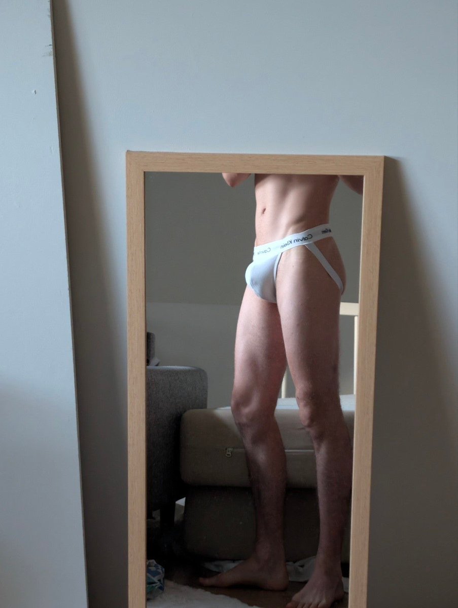 Taro6o9's tweet photo. 🔞 What kind of swimsuit did I wear? https://t.co/hgUpYcFzu0