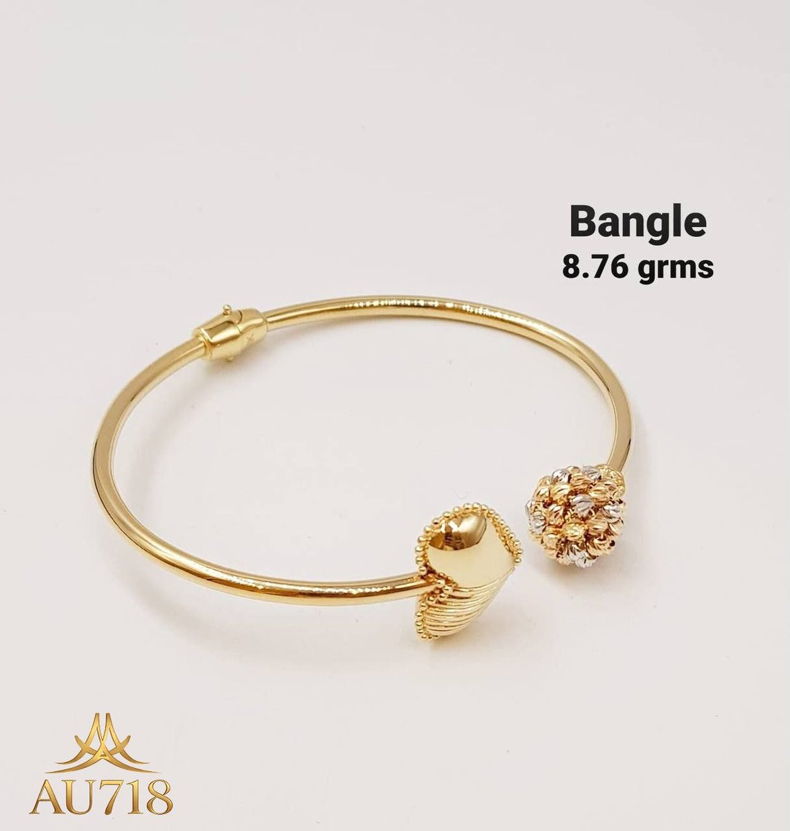 au718goldstore's tweet photo. Discover the beauty of authentic 18K Italian gold bangles, crafted for those who appreciate timeless luxury and unmatched quality.
#AU718 #18KItalianGold #LuxuryJewelry #GoldBangle #FineJewelry #TimelessLuxury #EverydayElegance #LuxuryLifestyle #GoldCollection #InvestInGold https://t.co/yANbTXdB5G