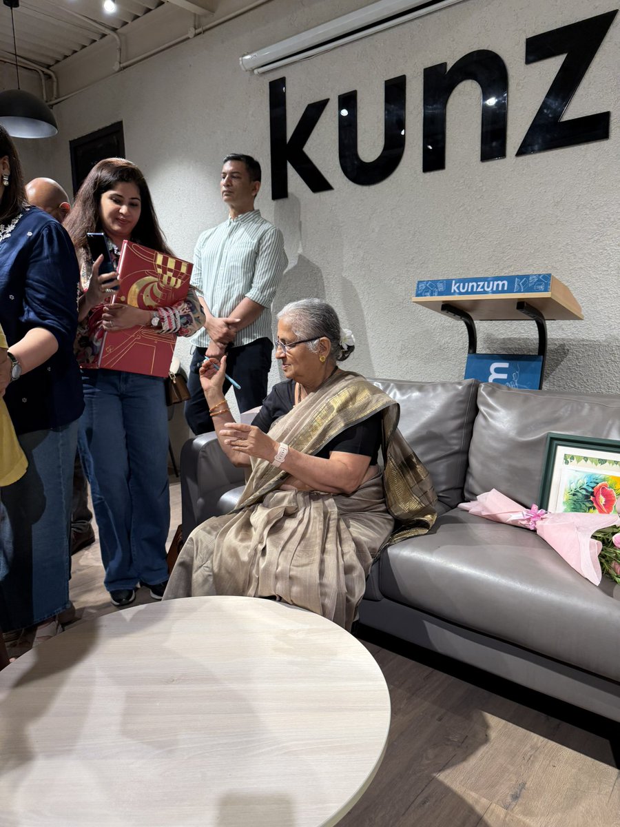 drramvictor's tweet photo. A well-spent Saturday at Kunzum—attending the book signing event of Padma Bhushan Sudha Murty. An inspiring celebration of books, learning, and simplicity https://t.co/GBHypJ5ZXf