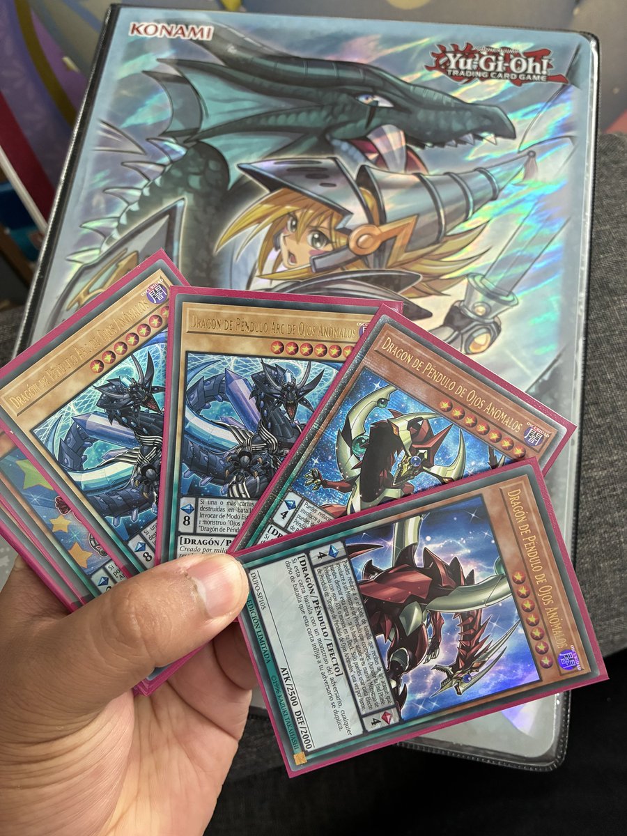 KirosZX's tweet photo. Con la llegada de las barajas legendarias Arc-V toca volver a jugar deck Odd Eyes https://t.co/qNEbnC7Bpu