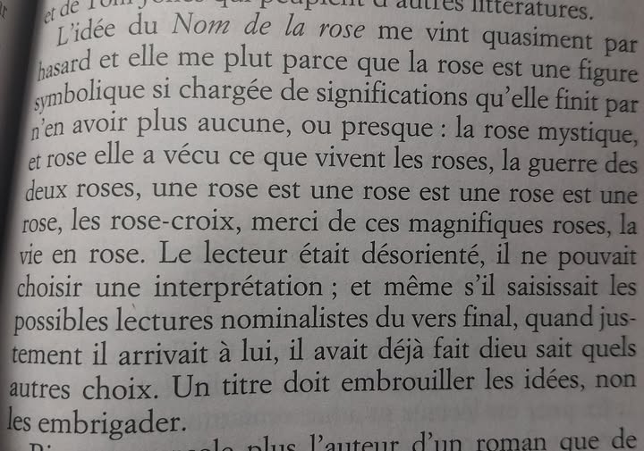 Laelia_Ve's tweet photo. Qu'est-ce qu'un bon titre? Umberto Eco sur "Le Nom de la rose": "Un titre doit embrouiller les idées, non les embrigader".
Qu'en pensez-vous ? Qu'imagin(i)ez-vous en lisant le titre "Le nom de la rose"? https://t.co/qqSMmFYXxb