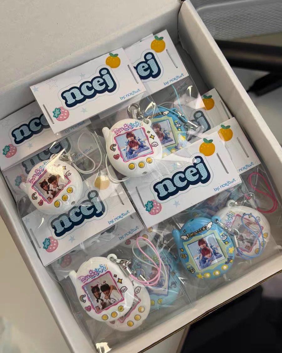 ncejtwt's tweet photo. #ncej tamagotchi keyring 📟
by: @ncejtwt

🇵🇭 only ~

₱150 ea + fees

dm to claim! limited qty 🙏🏻

#NICHOLAS #니콜라스 #EJ #의주 https://t.co/NBu38mimkA