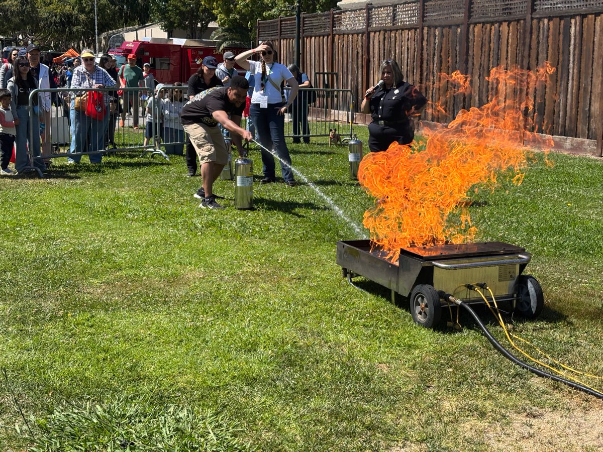 sanmateoco's tweet photo. Learn Hands-only CPR, Stop the Bleed and how to pack a Go Bag. Watch a CAL FIRE crew cook emergency meals. Disaster Preparedness Day, Aug. 1, 10 a.m. to 2 p.m. at 1346 Saratoga Drive, San Mateo. Free and fun for the whole family! https://t.co/iKTuFvaZqm https://t.co/8PfgdIW6iq
