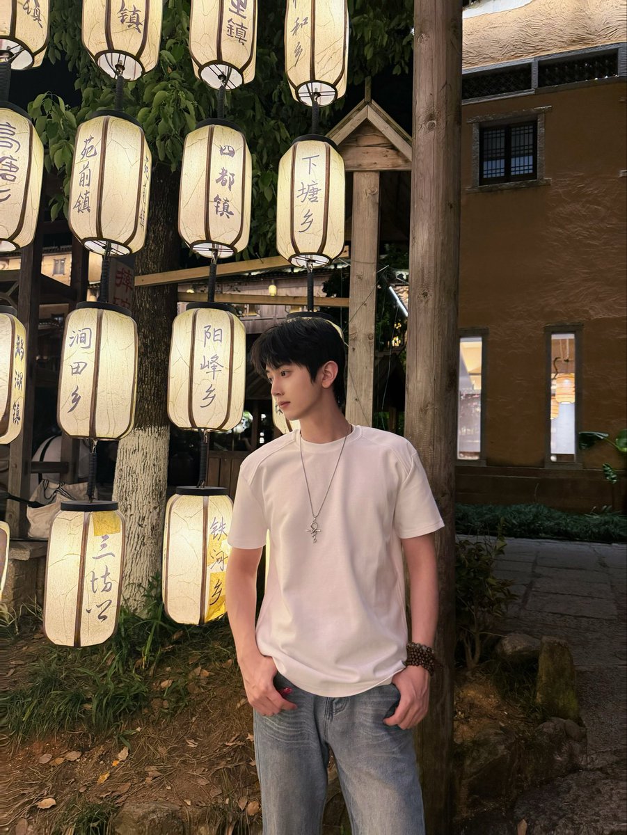 Meimeijiang78's tweet photo. @Imdb233 183 65 喜欢👅反差 https://t.co/RQwC4Ok9an