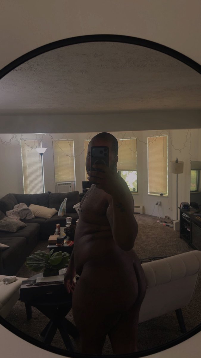 johnnny_xo's tweet photo. Good morning hotties https://t.co/bYlH0kJIid