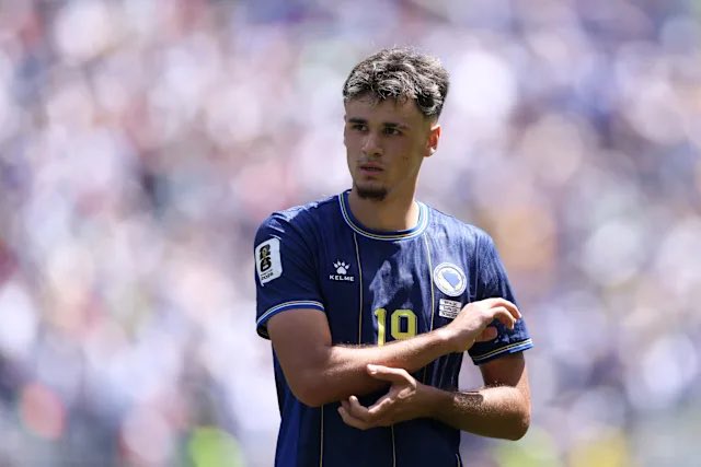 BhLive's tweet photo. BANG! 💣 

🇧🇦 Kerim Alajbegović has agreed personal terms with Chelsea (until 2033)

They’re ready to close the deal with Bayer Leverkusen, for €52m (w/ bonuses) @bayer04fussball ⬇️ 

OUR WONDER-KID IS 99.9% OFF TO LONDON ✈️🏴󠁧󠁢󠁥󠁮󠁧󠁿 #PremierLeague @NicoSchira https://t.co/VjmuqJGML0