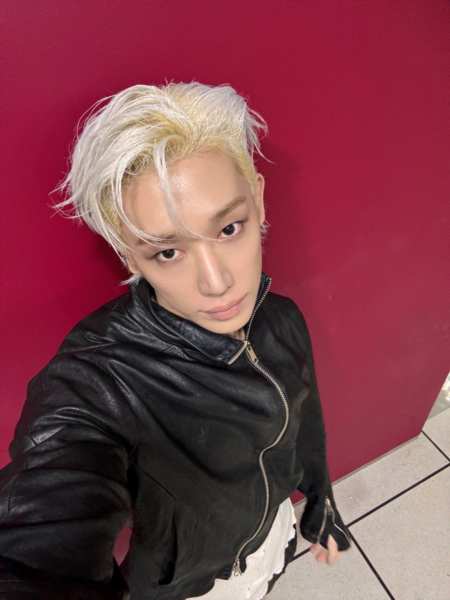 official__wonho's tweet photo. 오늘도 꽉찬 하루였다
내일도 재밌게 놀자!!

#WONHO #원호
#CORE
#DontWakeMeUp https://t.co/hoffHyTOKS
