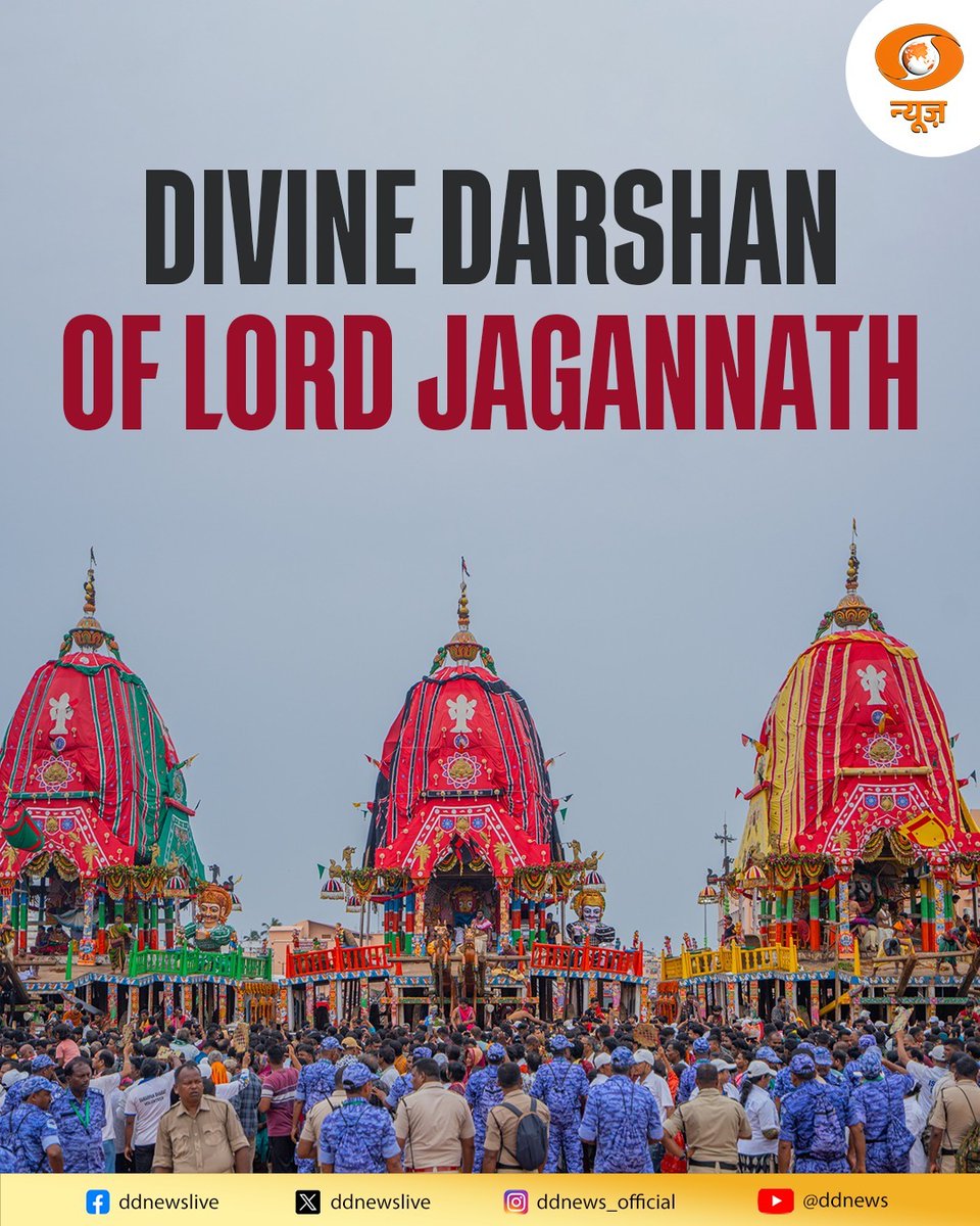 DDNewslive's tweet photo. Devotees witnessed the divine darshan of Lord Jagannath, the Lord of the Universe, seated atop the sacred chariot on the eleventh day of the bright fortnight of #Ashadha 

#Jagannath #RathYatra #Puri https://t.co/0UTRTkgHKf