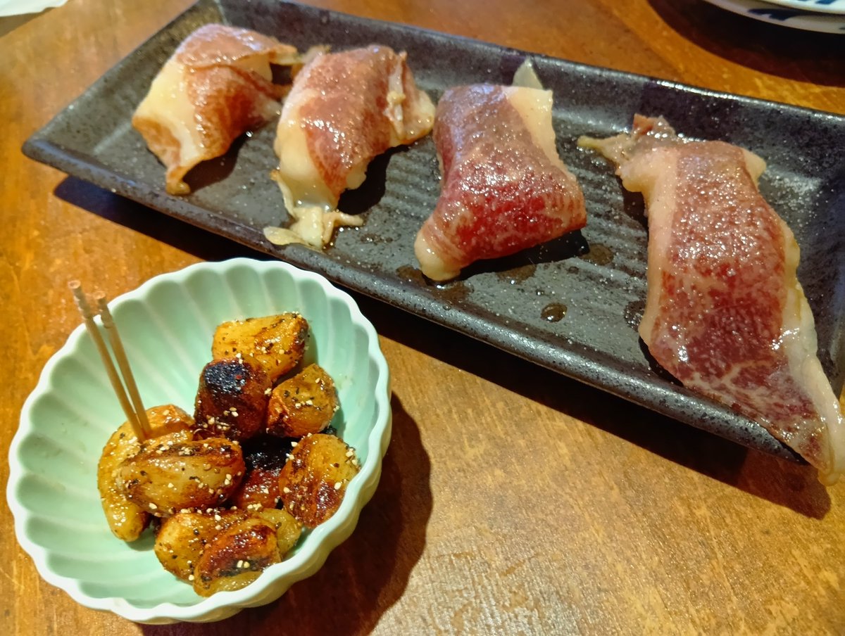 rishara_DQX's tweet photo. 会社の集まりで俺ばっかり美味いもん食べてるからまぃたんにもご褒美を🍻⁡
昨日のお酒が残り気味の二日酔いだったけど小田原に出て居酒屋へ！！⁡
⁡⁡
⁡2杯しか飲めなかった……www https://t.co/bOowQtZMH8