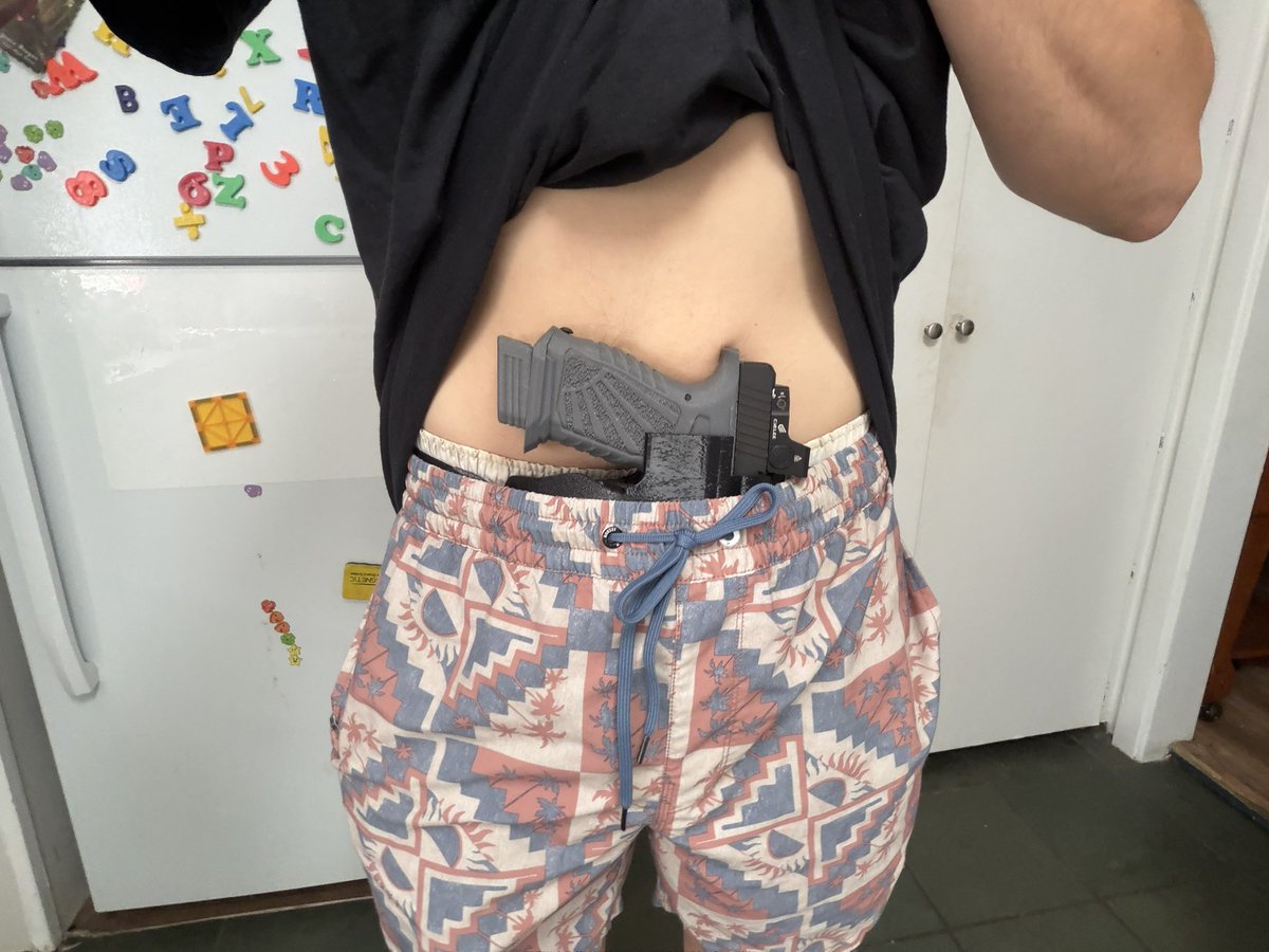 Kickster151's tweet photo. Very much enjoying this holster a year in, can carry my full size everywhere https://t.co/czJGwU6FNX