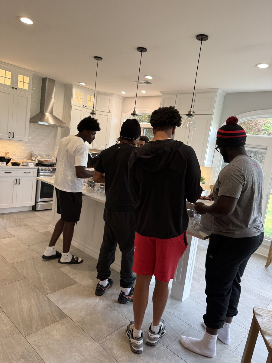 _mrsjohansen_'s tweet photo. A house full of @RFootball boys and hearts full of gratitude. So thankful for the chance to get to know these incredible young men! #FAMILY #CHOP #Blessed https://t.co/Mo6323EAQB