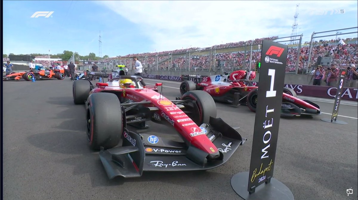 Mduduzy_Hadebe's tweet photo. 🏁 𝗙𝟭 𝗛𝗢𝗢𝗞 🏁

📸: Lewis Hamilton parks in the P1 spot after qualifying. 😂

Close enough, Lewis… just 0.012s away. 😭

#F1 #HungarianGP 🇭🇺 #LewisHamilton https://t.co/rNjLy5FipI