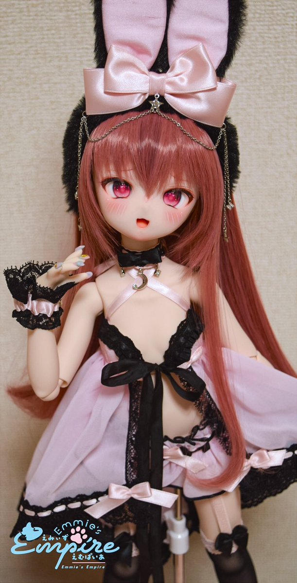 明日のドルパでEmmie's Empire様【149-DD】とのコラボワンオフちゃんが