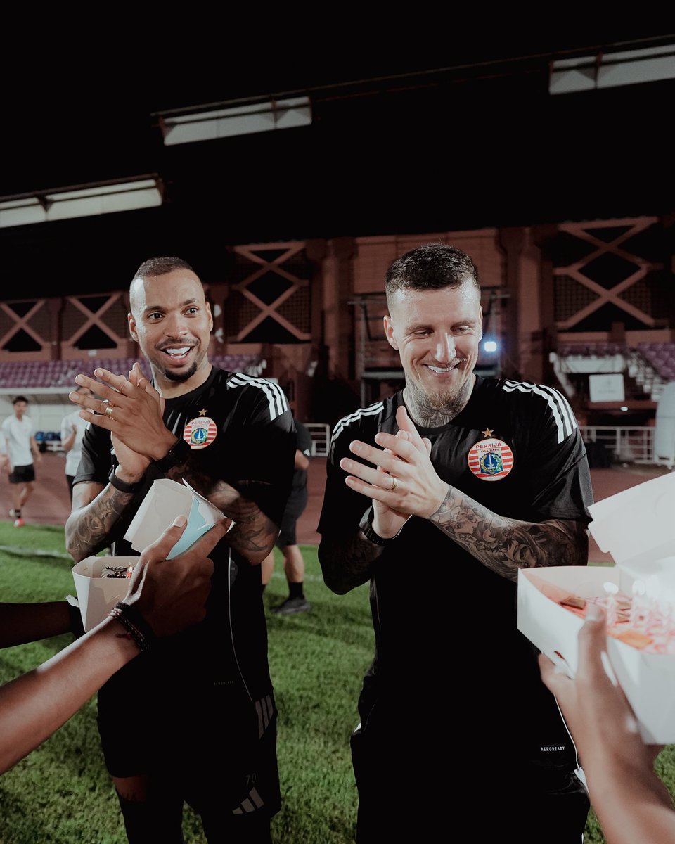 Persija_Jkt's tweet photo. More than just a team. ♥️

#Persija https://t.co/1rB18OMyVF