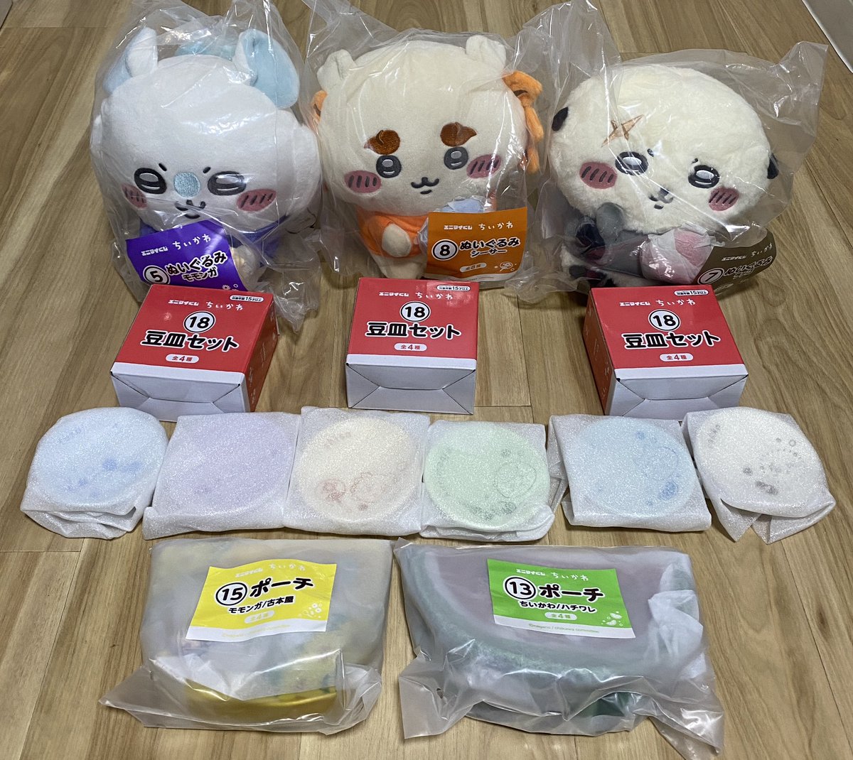 panda_panda9393's tweet photo. 【交換】ちいかわ　エニマイくじ

譲）　ぬいぐるみ　5、7、8
          ポーチ　13、15
          豆皿　モモ古本屋、くりまんじゅうシーサー、ハチワレラッコ

求）　風鈴　うさぎ

2:1でも可能です！
大阪（天王寺）手渡し交換希望（梅田は要相談）
郵送交換可能です

気軽にお声かけください✨ https://t.co/xxRynXKWxA