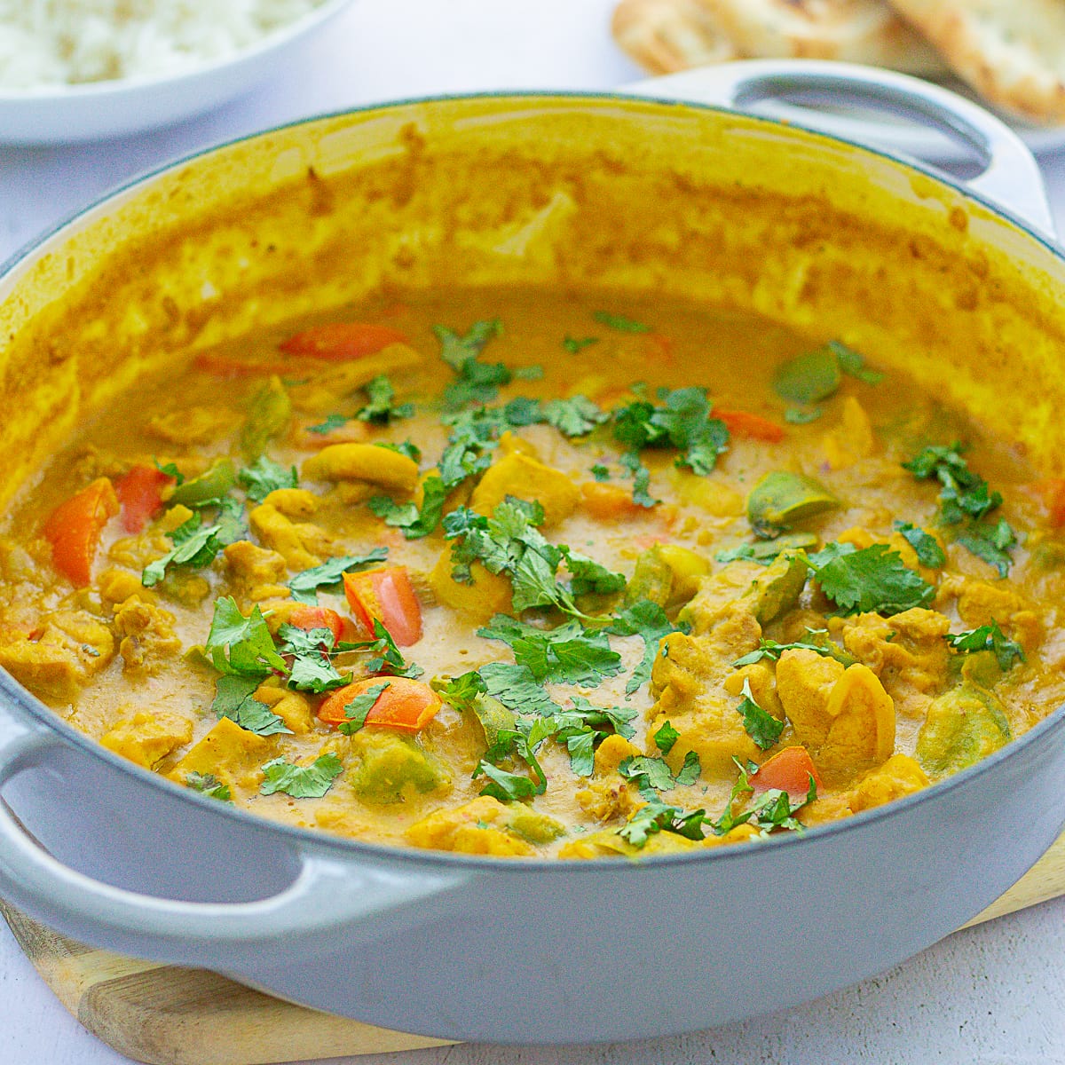 easypeasyfoodie's tweet photo. This Chicken, Red Lentil and Coconut Curry ticks all the boxes: easy, quick, healthy, budget-friendly and utterly delicious! It's the perfect midweek meal and a great option for filling the freezer too.

GET THE RECIPE >>> https://t.co/4MnGnLVFHf

#chickencurry #midweekmeals https://t.co/cGxQGHXAld