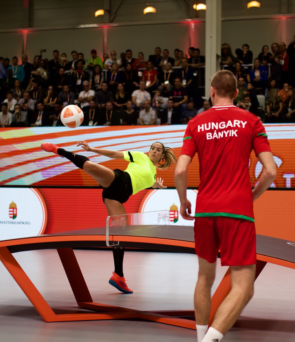 LukeHighoneHigh's tweet photo. Yo @EASPORTSFC

That first image looks kind of fun and all.

But it points to the fact you are 10 years behind 2K on doing this.

An easy win would be street ball + Teqball and Futnet.

Lean into what already exists in football culture rather than borrowing from NBA. https://t.co/jd3xO9qWvp