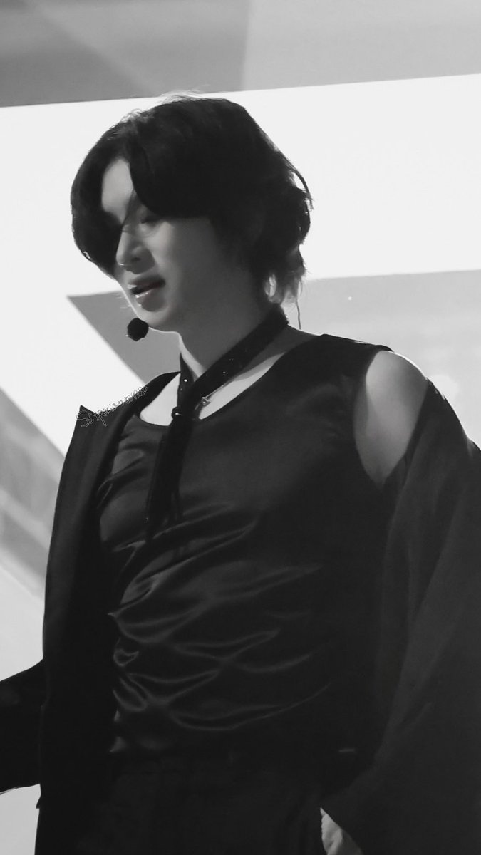 Ssspecial1004's tweet photo. 260725 [1983] 83z Fancon Day 2 

가장 솔직하고 단순한 아름다움🖤
#83line #superjunior83z 
#heechul #希澈 #김희철
#superjunior https://t.co/tXPdyXsB0m