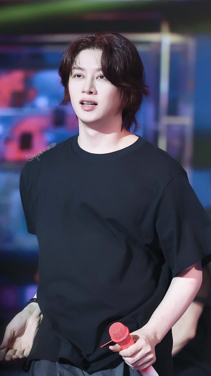 Ssspecial1004's tweet photo. 260725 [1983] 83z Fancon Day 2 

가장 솔직하고 단순한 아름다움🖤
#83line #superjunior83z 
#heechul #希澈 #김희철
#superjunior https://t.co/tXPdyXsB0m