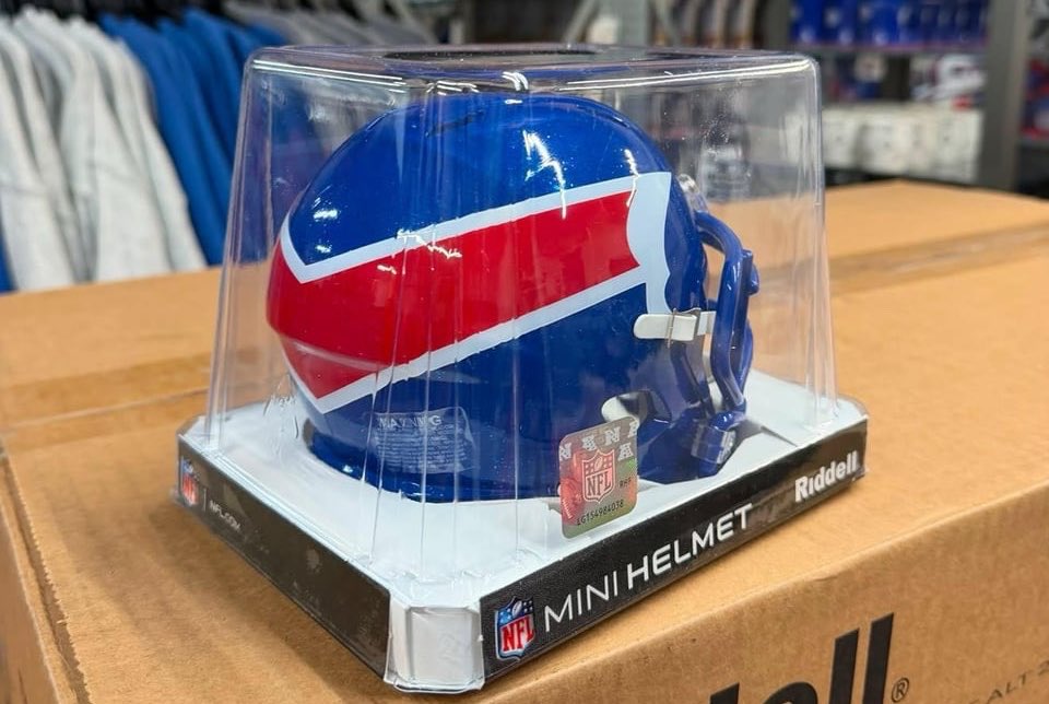 RyanTalbotBills's tweet photo. Via carlslocker on Reddit. What do you think, #BillsMafia?

Somehow, the #Bills’ helmet is worse than the jersey. https://t.co/N03aoMC6nR