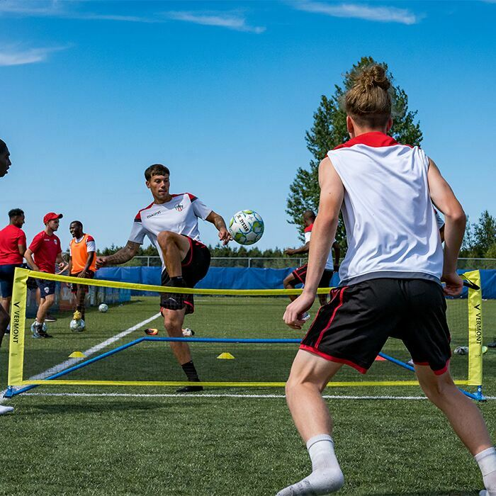 LukeHighoneHigh's tweet photo. Yo @EASPORTSFC

That first image looks kind of fun and all.

But it points to the fact you are 10 years behind 2K on doing this.

An easy win would be street ball + Teqball and Futnet.

Lean into what already exists in football culture rather than borrowing from NBA. https://t.co/jd3xO9qWvp