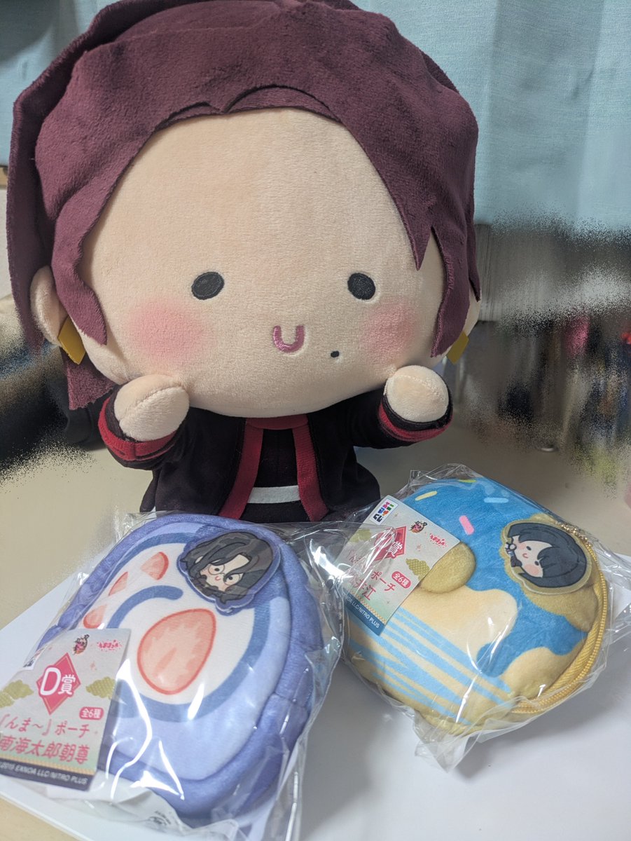 yano__cos's tweet photo. 3回やったら引きが良すぎた…！！😭😭
加州もちもちだしポーチ使いたいけどもったいなくて使えない………っっっっ https://t.co/8jlbkdYCn2
