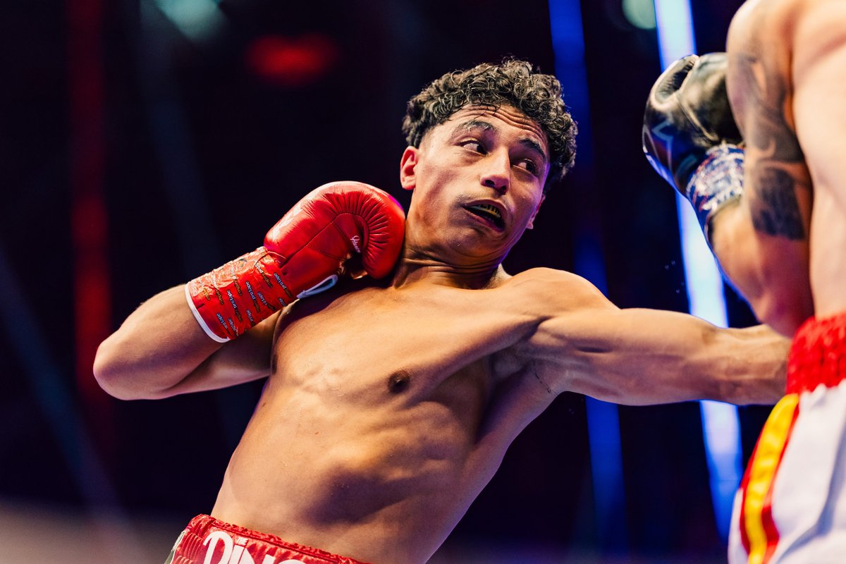 Turki_alalshikh's tweet photo. البطل السعودي سلطان المحمد يفوز على خصمه إيفرين بيسالدوتش في حدث TheComeBack 🥊🇸🇦😎

 Sultan AlMohammed earns an impressive win over Efren Besalduch at TheComeBack, making a strong statement 🥊🇸🇦 https://t.co/wPAUkUfYih