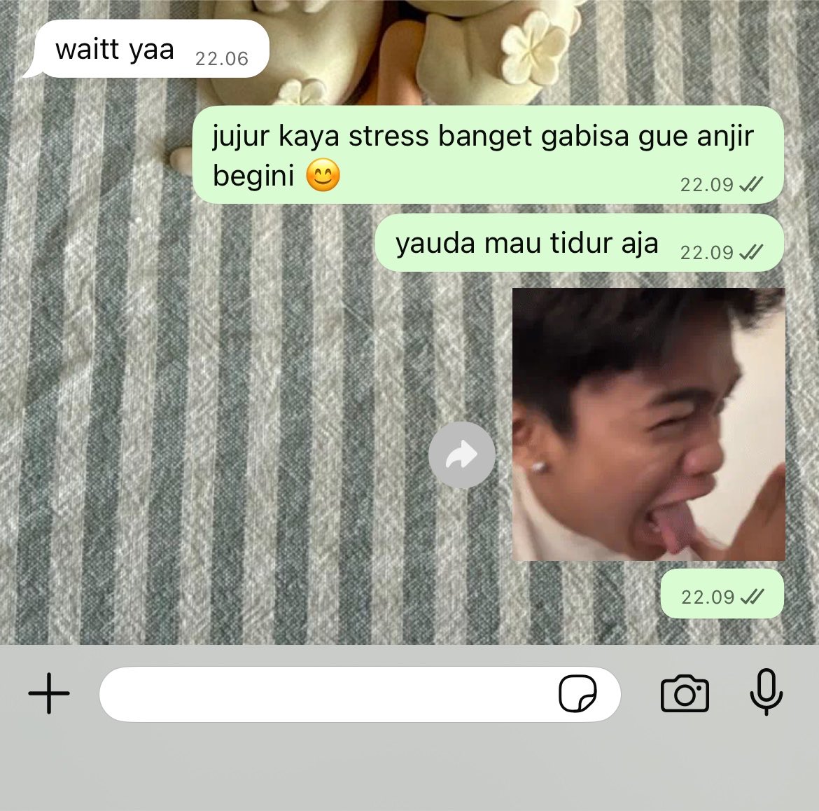 sournorie's tweet photo. gatau gue mau nangis dan tantrum anjing https://t.co/6Cf734GNjG