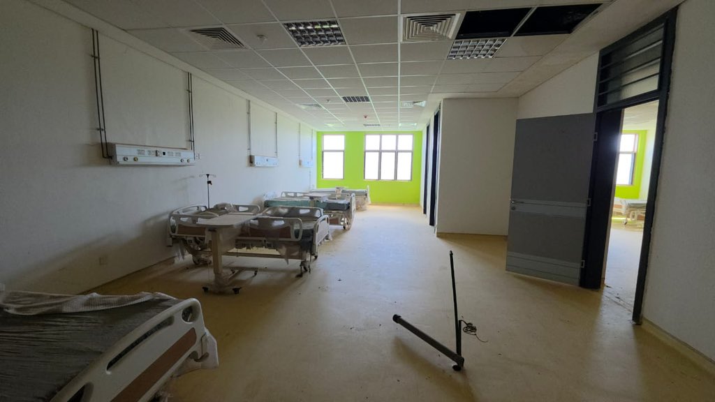AfroGrowth360's tweet photo. 🇬🇭 Ghana's healthcare revolution! A $380M Euroget De-Invest mega health project is entering its final completion phases! 🏥🩺
🏗️ Status: Regional hospitals built; final equipment installation underway.
🎯 Impact: Adding 500+ modern beds. https://t.co/sM9FO0r2Cg