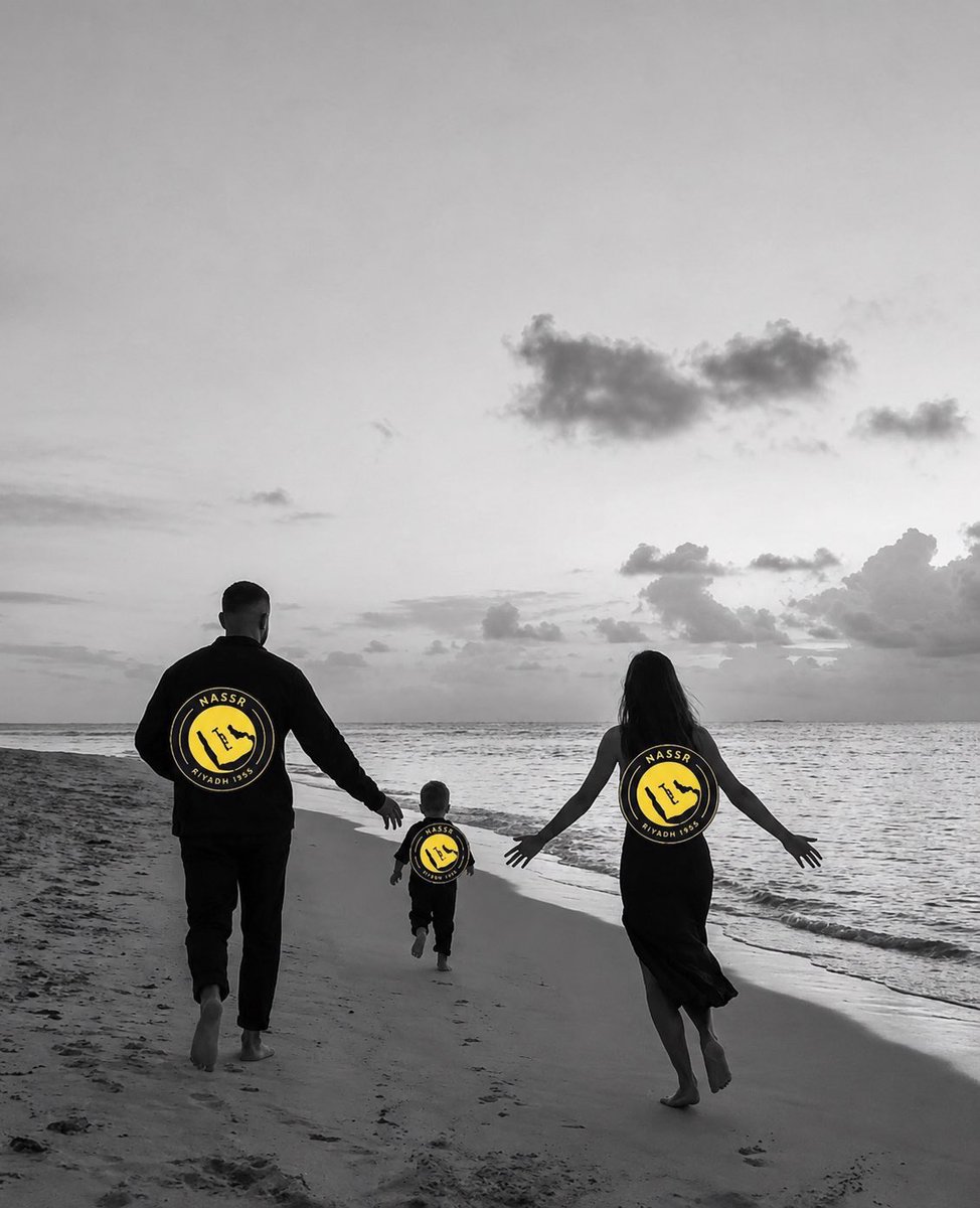 7husm94's tweet photo. The family… https://t.co/uWeoWkkkof
