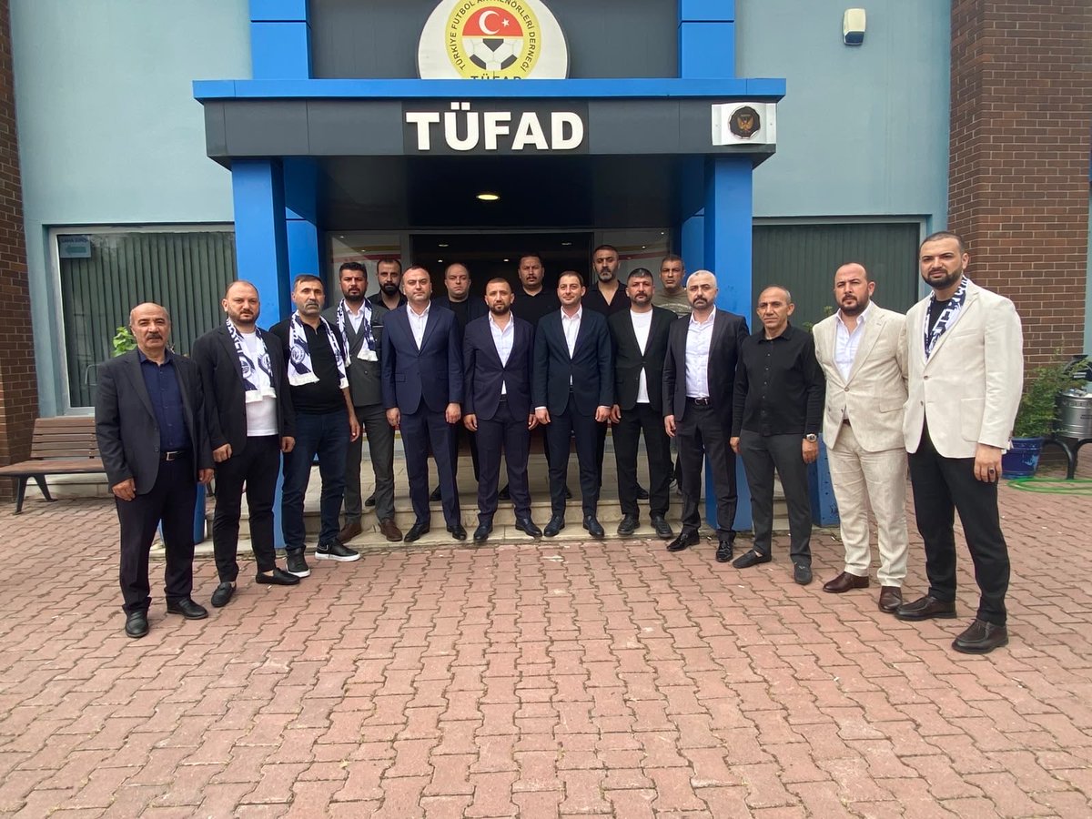 enesertugrulk's tweet photo. Erciyes 38 FK’nın, bugün gerçekleştirilen olağanüstü kongresinde Kulüp Başkanı olarak seçilen kıymetli kardeşim yol arkadaşım Latif Ersoy ve değerli yönetimine üstün başarılar diliyorum. Kurullarda görev alan arkadaşlarımı tebrik ediyorum. 
Şehrimize hayırlı olsun, uğurlar getirsin
@LatifErsoy8