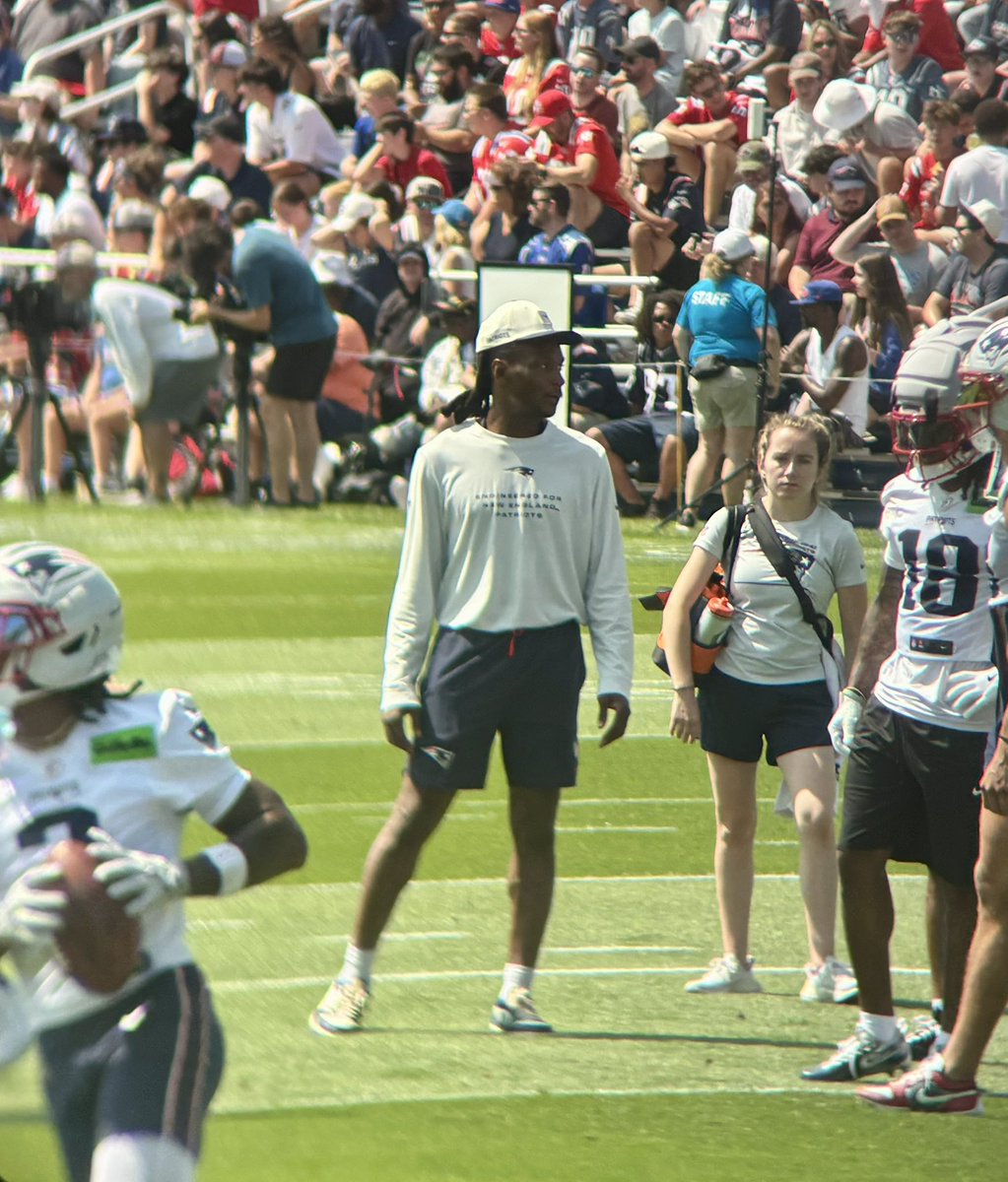 ByMarkDaniels's tweet photo. DeAndre Hopkins with the Patriots https://t.co/8sWVLj6BK2