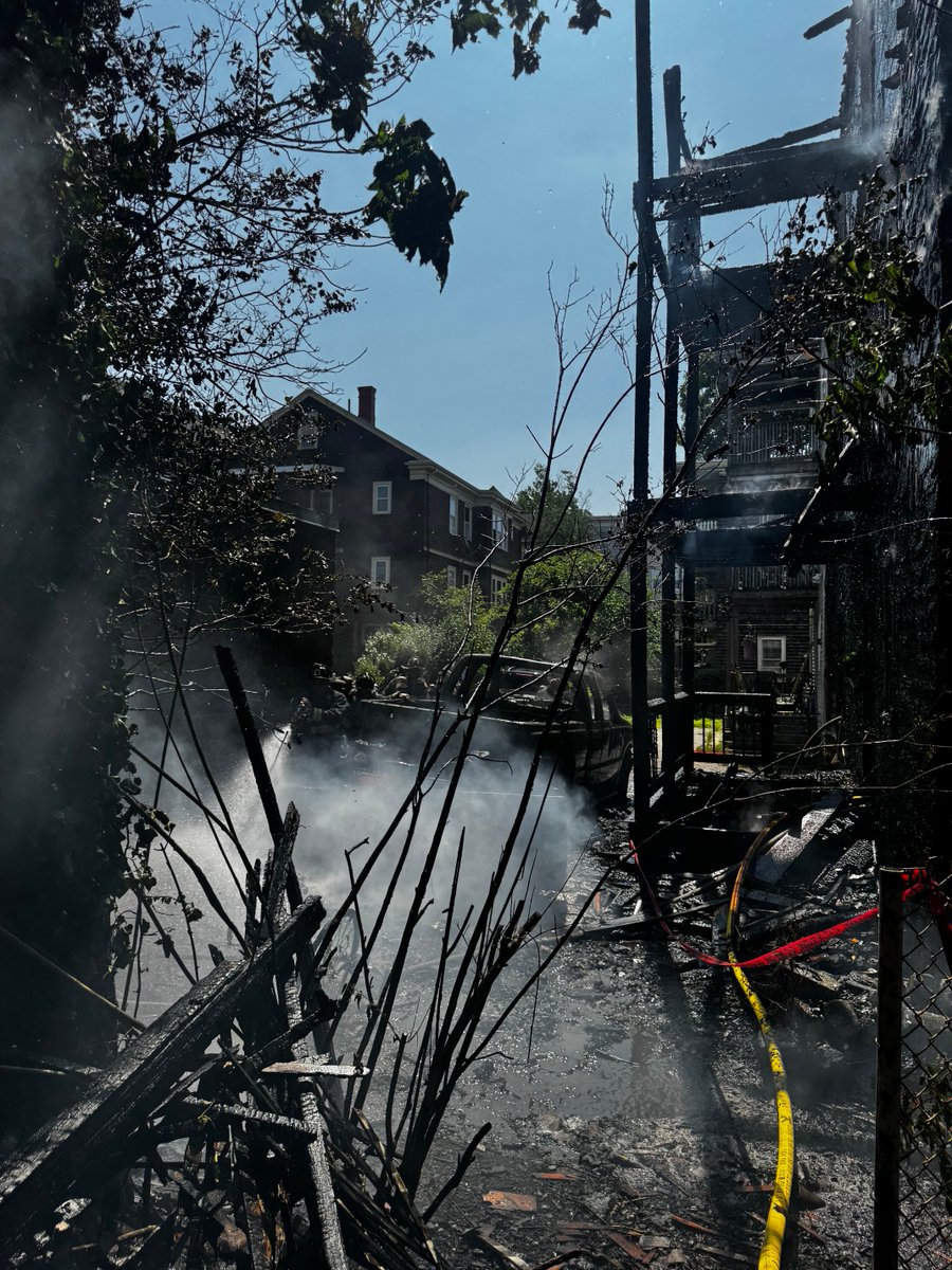 BostonFire's tweet photo. Companies responded to smoke at 132 Savin Hill Av, a 3 family home that is vacant according to neighbors. The fire has burned through all rear porches &amp; interior rear stairs. The 2nd &amp; 3rd alarm was struck to stop spread to exposure buildings. All companies working https://t.co/Nocjmn8ne1