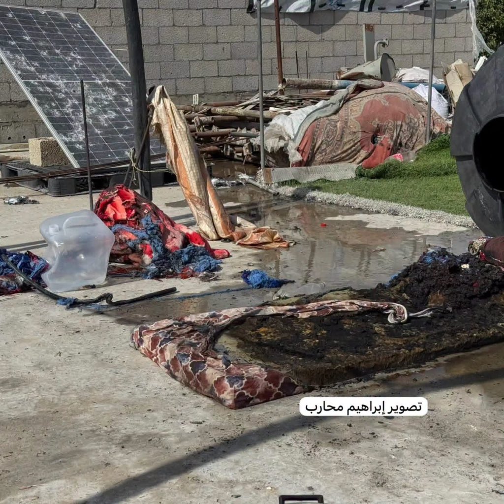 AhmedAAshour8's tweet photo. Israel bombed a family who had been sitting on top of their damaged home just a short while ago, killing them all https://t.co/yrQPnueWFW