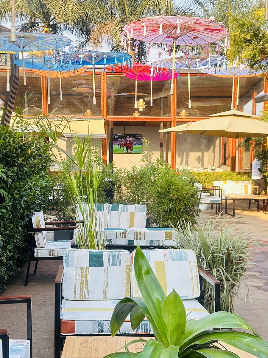 eddiespikaagaba's tweet photo. Set up is done!

This Saturday evening, experience Wines &amp; Strings featuring The Afro Violinist at @booth_rolex .

Limited tables available.

📍 Kakoba Road
📞 0776333351 | 0701651900

Don’t hear about it—be there. https://t.co/ziabNHX0TQ
