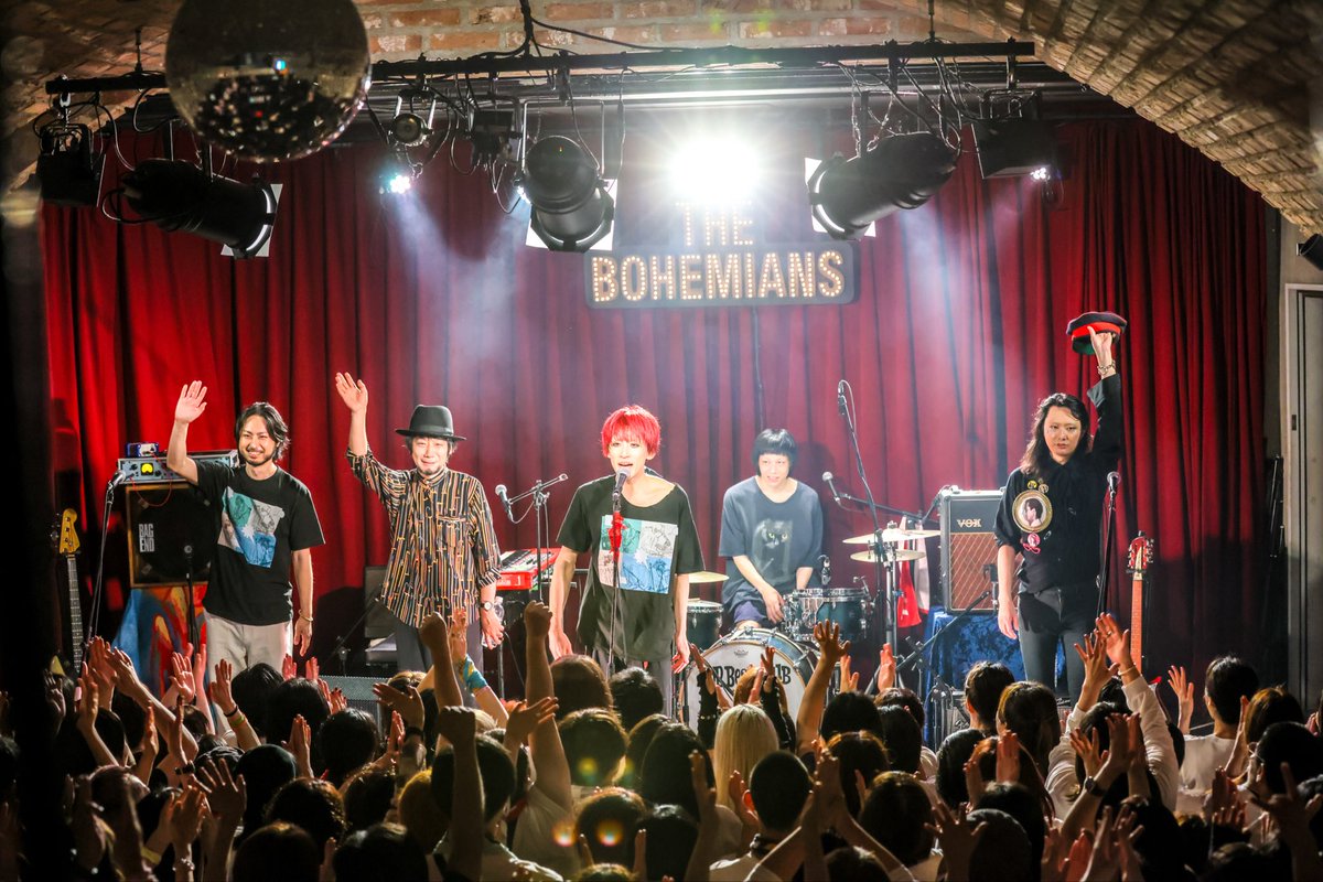 ItsTHEBOHEMIANS's tweet photo. 今夜は荻窪TOPBEAT CLUB
SUPER SUMMER FIRE BOHEMIANS SHOW 2026 1日目でした🎉

完売御礼🙇‍♂️ご来場の皆さまありがとうございました。明日も完売しておりますが、来られる方は天候と気温、体調に気をつけていらしてください。

写真：柴田恵理 https://t.co/DdLzdhq0b9