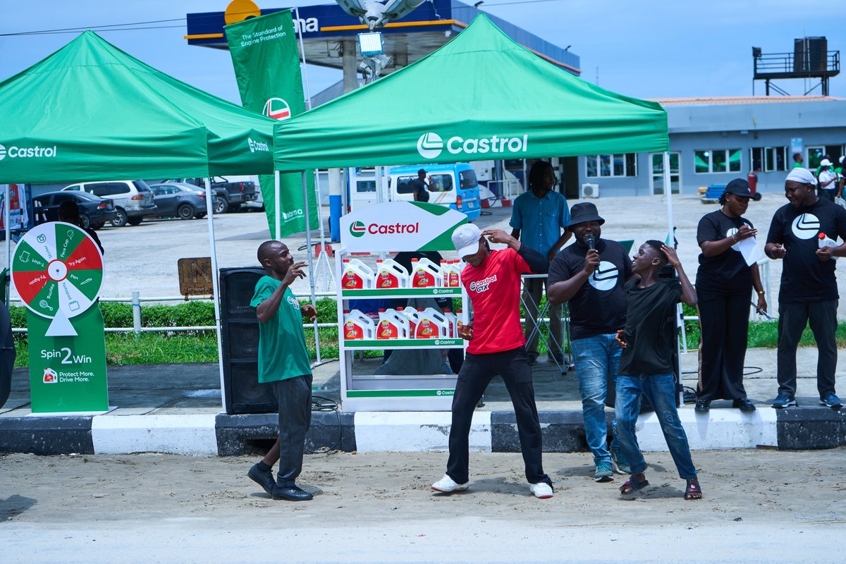 EternaIndLtd's tweet photo. Bogije came alive with Castrol! 🔥At Optima Service Station, a proud Castrol partner, motorists experienced the performance and protection that make Castrol a trusted choice. The journey continues at Rainoil Station, Oniru | 27 July.  

#CastrolLubricants #ProtectMoreDriveMore https://t.co/pHTEMj1iKQ