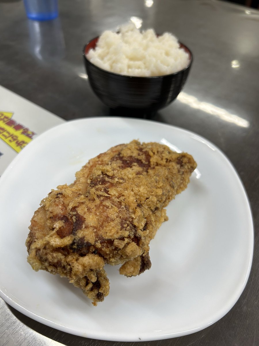 morioeveryday's tweet photo. ラーメン富次郎　笠間友部店
汁なし味噌
漢気唐揚げライスセット
富次郎さんの汁なしはいつ食べても間違いないです👍
そしてこちらも大好きカリッと揚がったジューシーな漢気唐揚げ🍗
美味しく完食ご馳走様でした🙏 https://t.co/6zFKFQrBUM