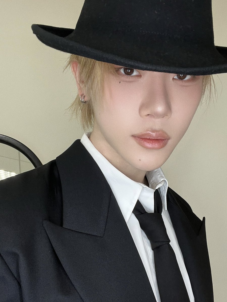 CYE_MEMBERS7's tweet photo. 오늘 클유아 ACON 첫 출연! 너무 소중한 무대를 많이 할 수 있어서 기뻤고 무엇보다 우리 클로저가 응원해 줘서 잘할 수 있었어! 너무 고마워요~ 사랑해

#장여준 #JANGYEOJUN
#CLOSEYOUREYES #클로즈유어아이즈
#CYE #클유아 https://t.co/p1BCMeqXPK