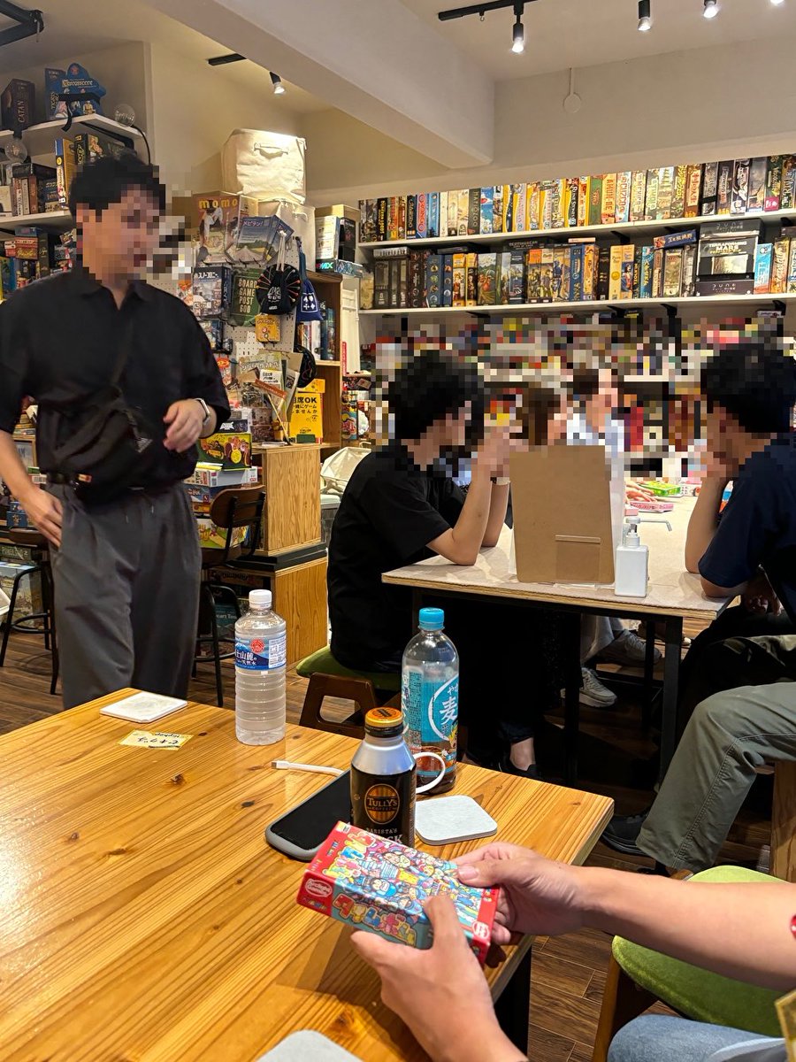 TSUTAYA2002's tweet photo. 今日は映画サークルでボードゲームカフェを貸し切ってゲーム大会をしました！ https://t.co/CR6X4H1FvG