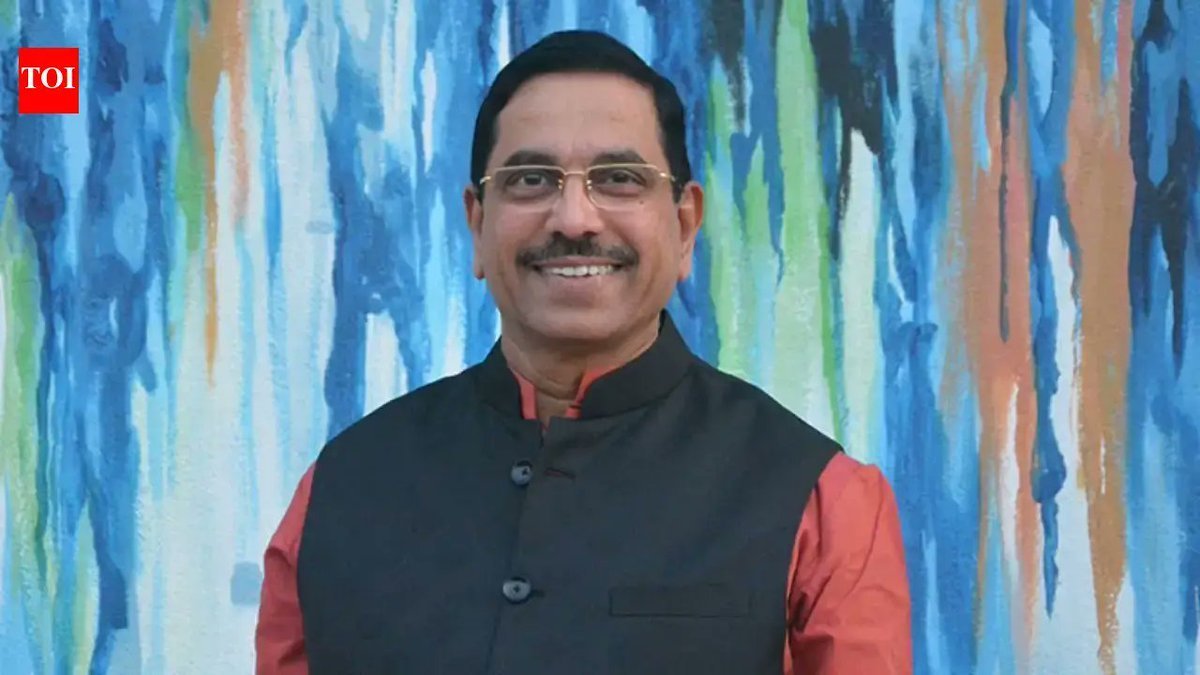 News24x7Net's tweet photo. Prahlad Joshi has been appointed as the new education minister. https://t.co/ROSjlGwwVq
