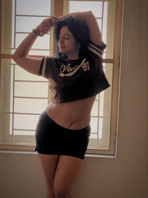 muthalbo's tweet photo. Poonam Bajwa 

#Poonam #PoonamBajwa https://t.co/jFYx2KgBpn