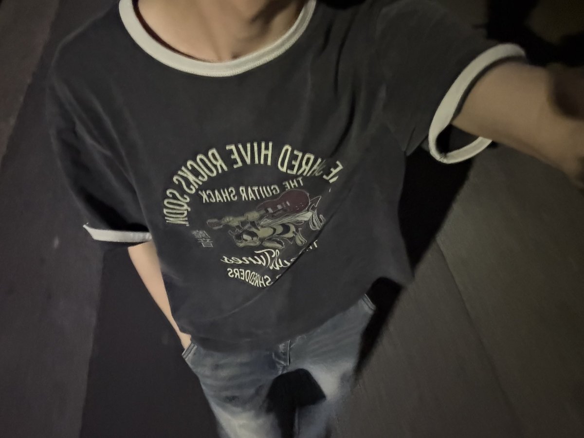 _nz0m's tweet photo. バイト中に友だちが来てアイス買ってくれた☺︎ https://t.co/SUrbHo5EAN
