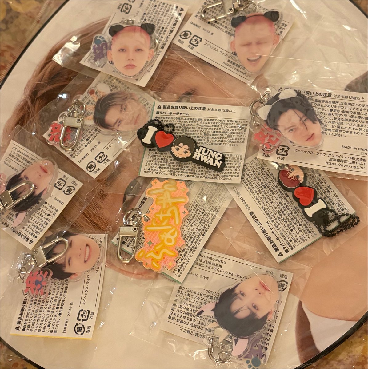 _mun234's tweet photo. TREASURE 交換 会場限定 POPUP 買取 顔アクキー カプセルトイ 喜怒哀楽 特典トレカ 8000円

求 ジェヒョク(楽)、ドヨン(喜)、ジフン(楽)、2枚目は写真絵文字メンバー
譲 写真

お気軽にお声かけください(՞˶ᵒ̴̶̷᷄꒳ᵒ̴̶̷᷅˶՞) https://t.co/wm0suwf7tQ