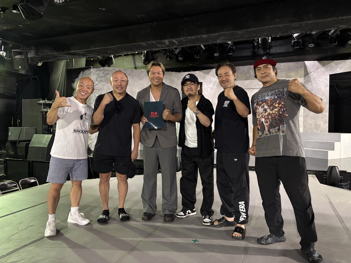 KIBARASHI_BOYZ's tweet photo. 刃牙ステ3日目終了！
前作「加納秀明」役で出演してくれた小比類巻貴之さん（元K1ファイター）が観劇に来てくれました！今回コヒさんには格闘技指導で協力いただきました🙇
#刃牙ステ https://t.co/sAK4EcYmU7