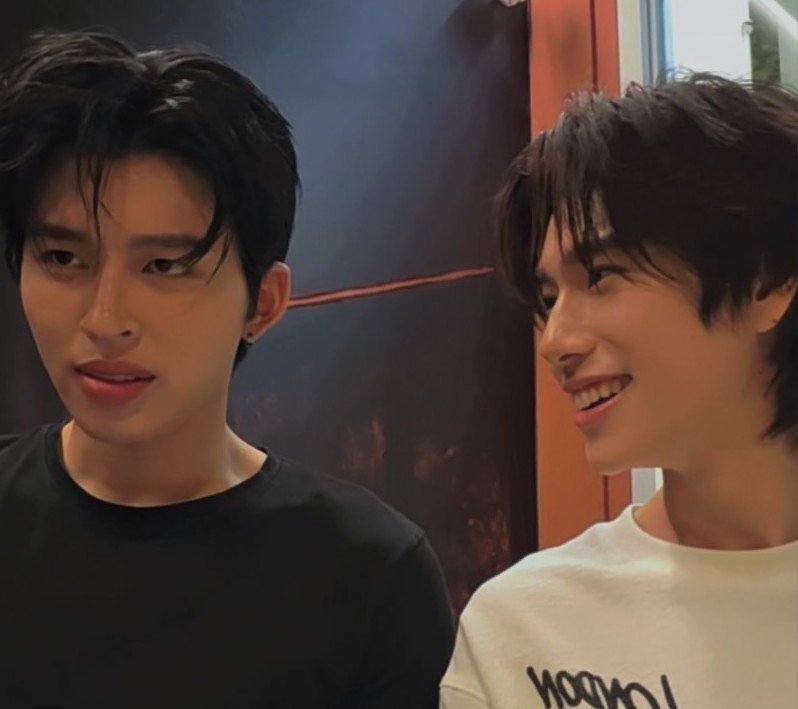 noompangpond's tweet photo. "รู้ใจแต่อาจจะยังไม่รู้ตัว" 🫣🫣🫣

เดรสเลยกู ฉันเหมือนกล้องวงจรปิดข้างหลังมาก อยากสิง 55555555555555555555

#PeachAndMeSeriesEP3 https://t.co/N7PKGt51FN