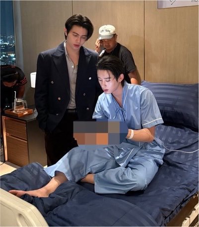 smoteeews's tweet photo. YAILAHHH TAPI BENERAN DARIPADA KENA TEMBAK INI LEBIH KE ABIS LAHIRAN CAESAR LU LIAT INI MIRIP KAYA KENZIE SUSHI DELIVERY ITU GASI JIR ABIS LAHIRAN TTP BENING DITEMENIN DIMANJAIN DIPELUK PELUK SUAMINYA YG SOFTSPOKEN ITU TRS 😭😭😭😭😭😭😭😭😭😭😭😭😭😭😭😭😭😭😭😭😭😭😭😭😭😭😭😭 https://t.co/O2FQyFbjqZ