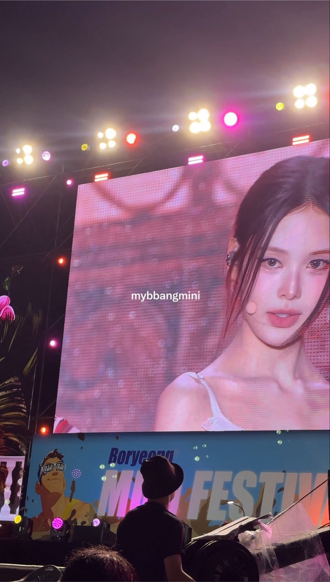 worxzeze's tweet photo. Bang Jeemin on big screen = 💯💯💯 https://t.co/N16qnzPu7p